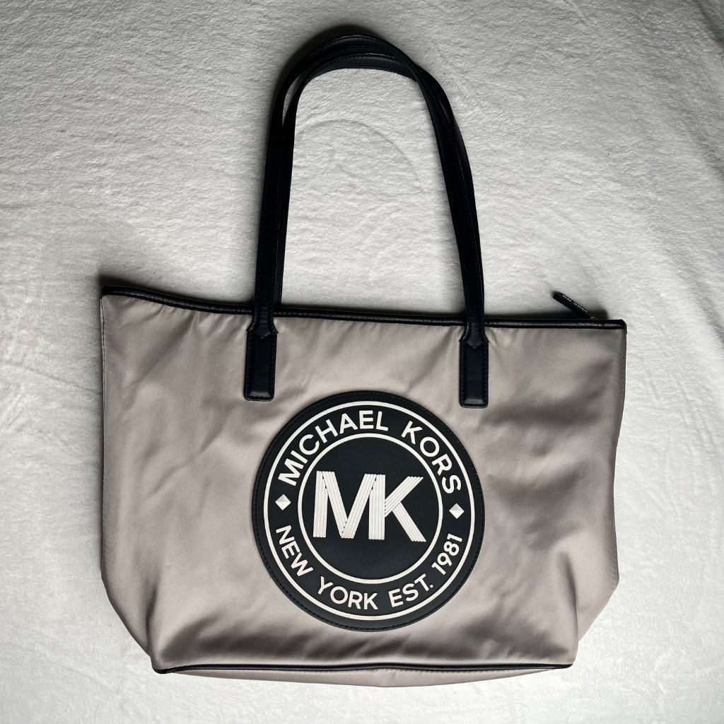 Michael Kors Gray & Black Tote Bag With Zipper & Logo Design